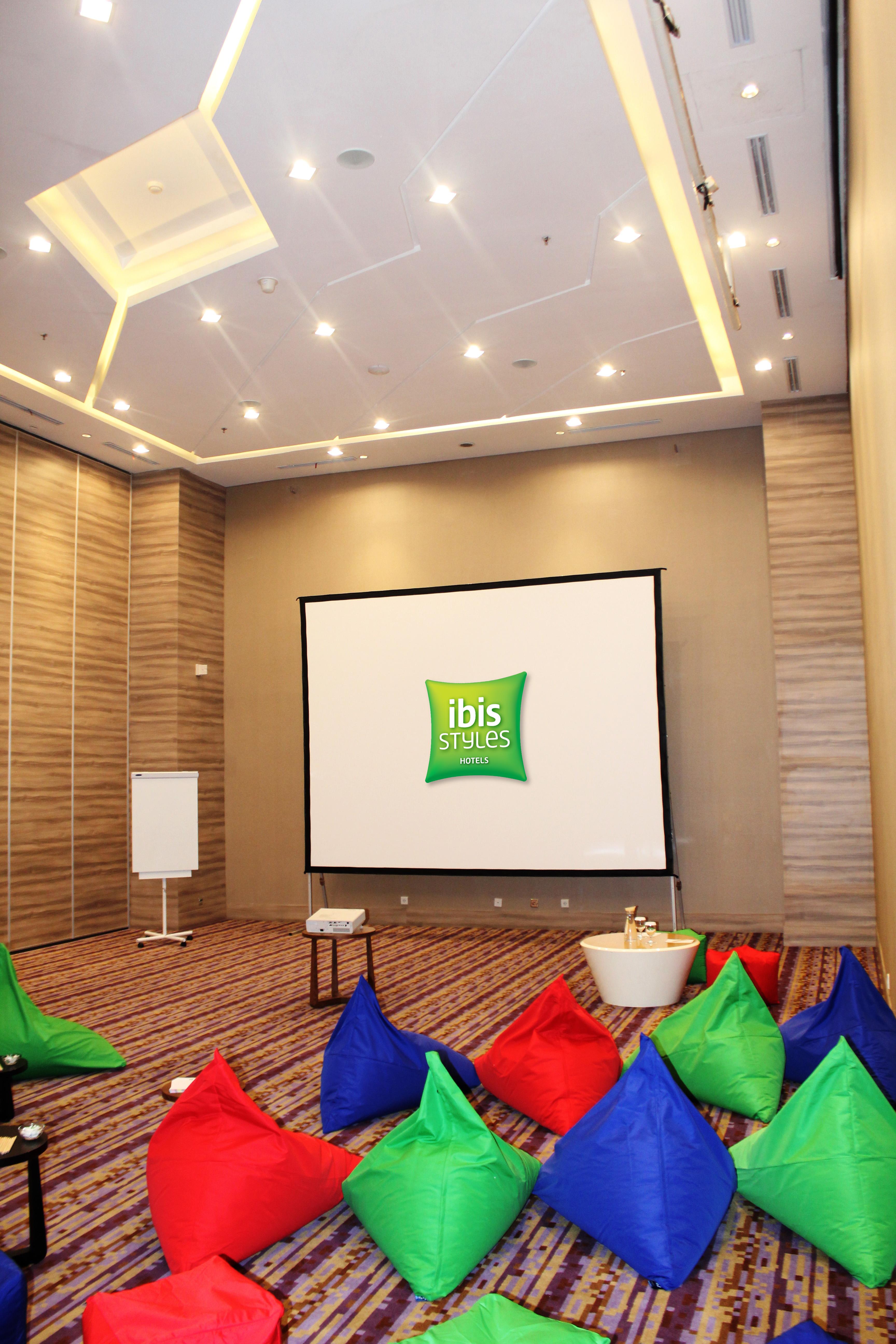 Ibis Styles Jakarta Mangga Dua Square Exterior photo