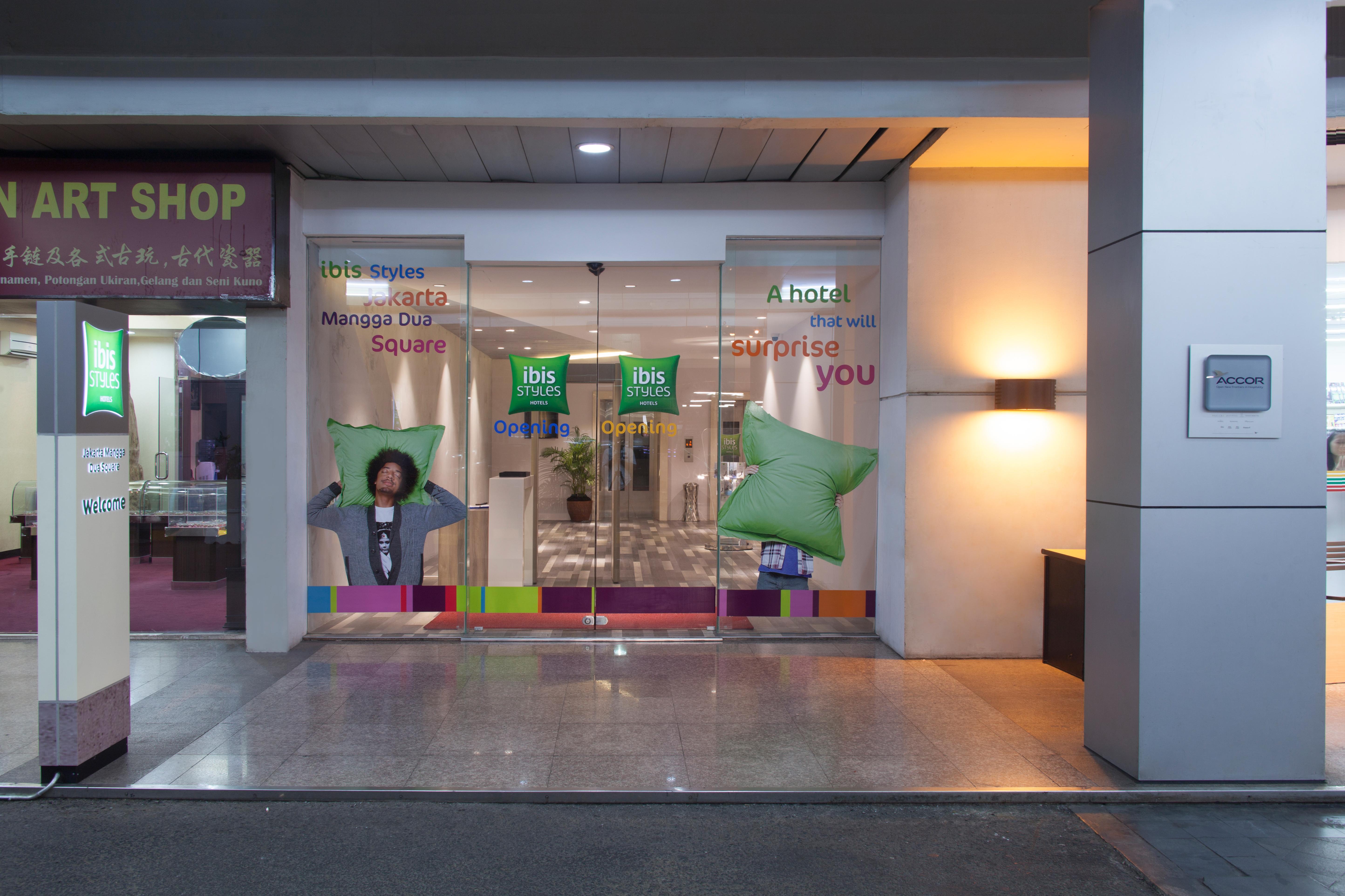 Ibis Styles Jakarta Mangga Dua Square Exterior photo