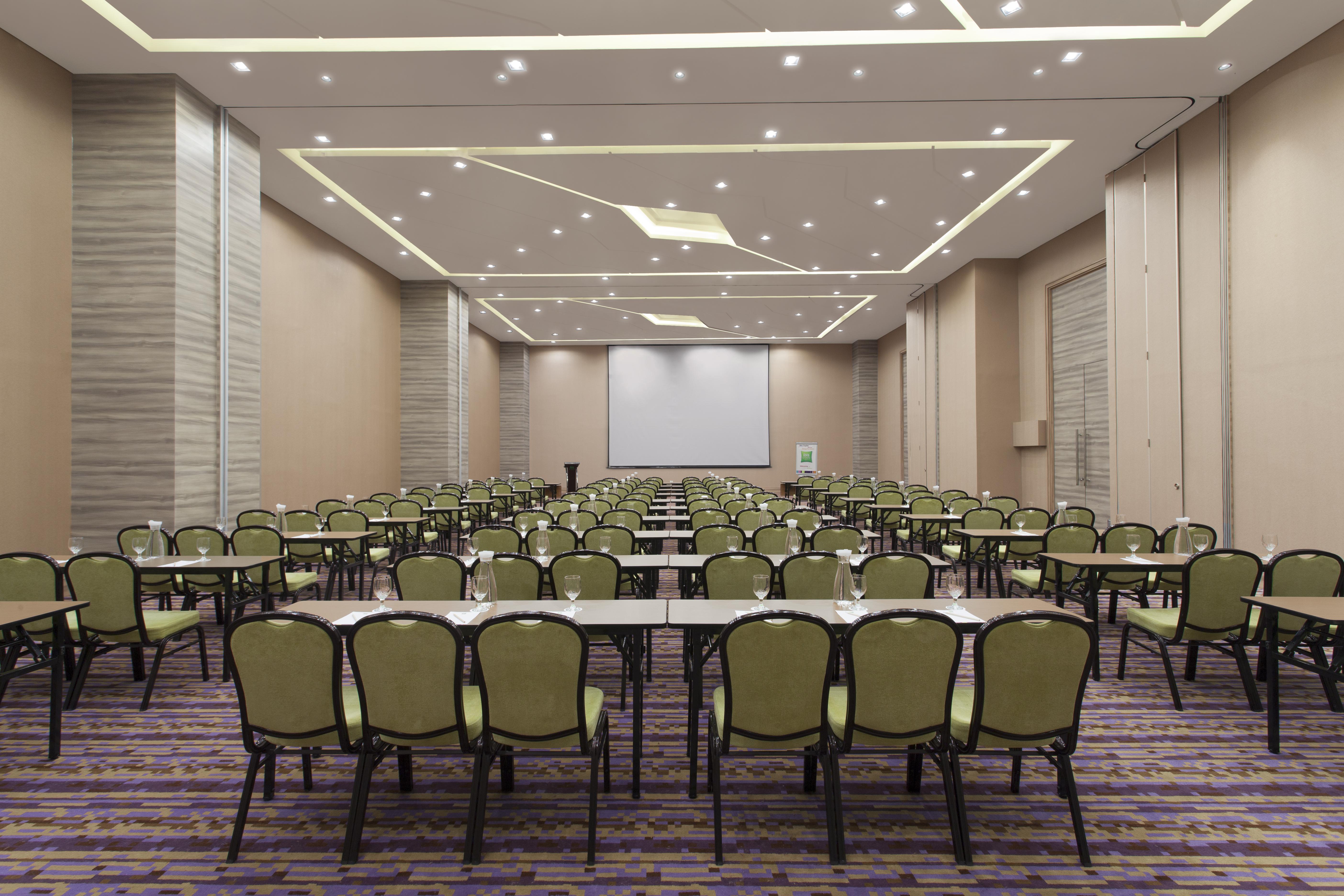 Ibis Styles Jakarta Mangga Dua Square Exterior photo