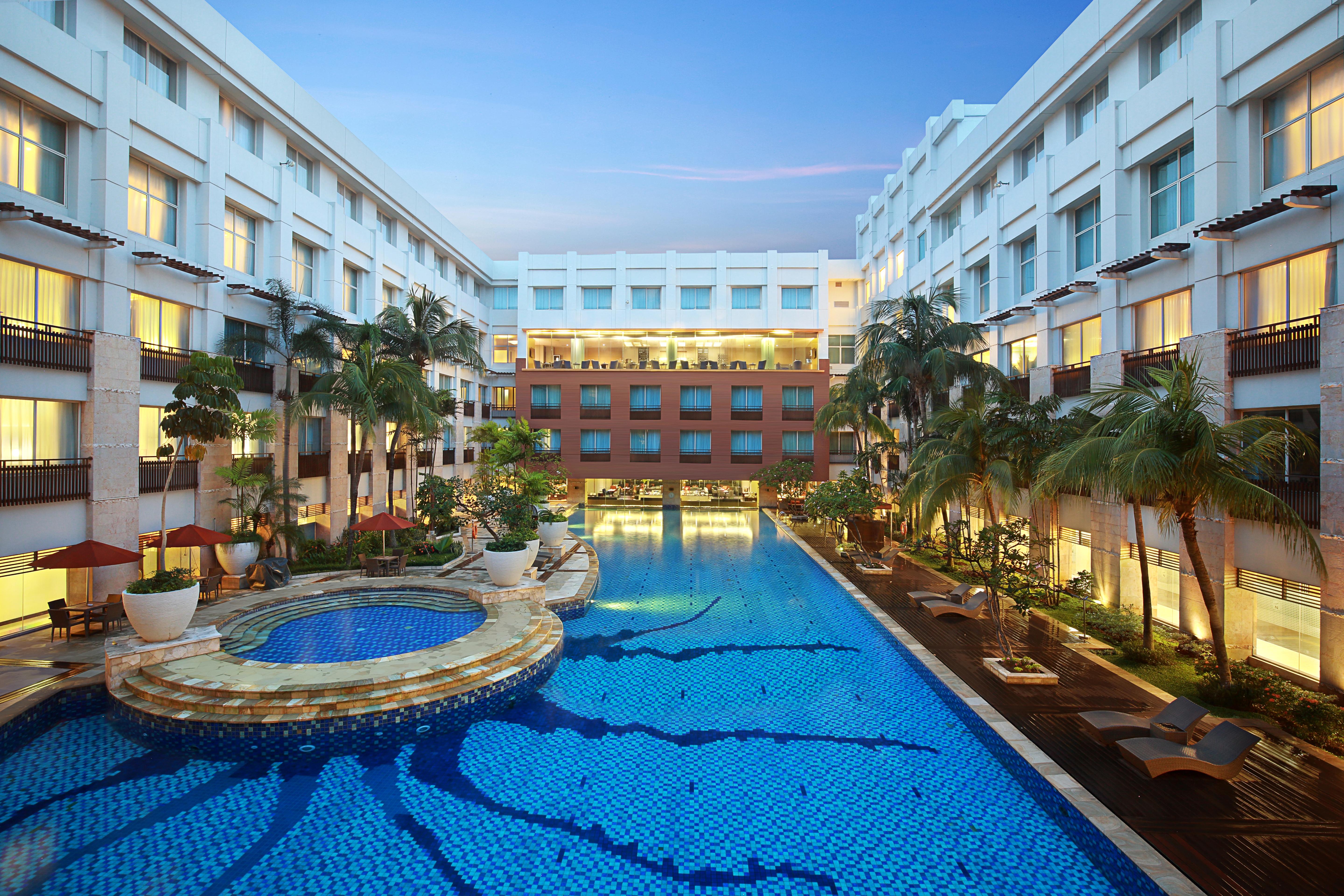 Ibis Styles Jakarta Mangga Dua Square Exterior photo