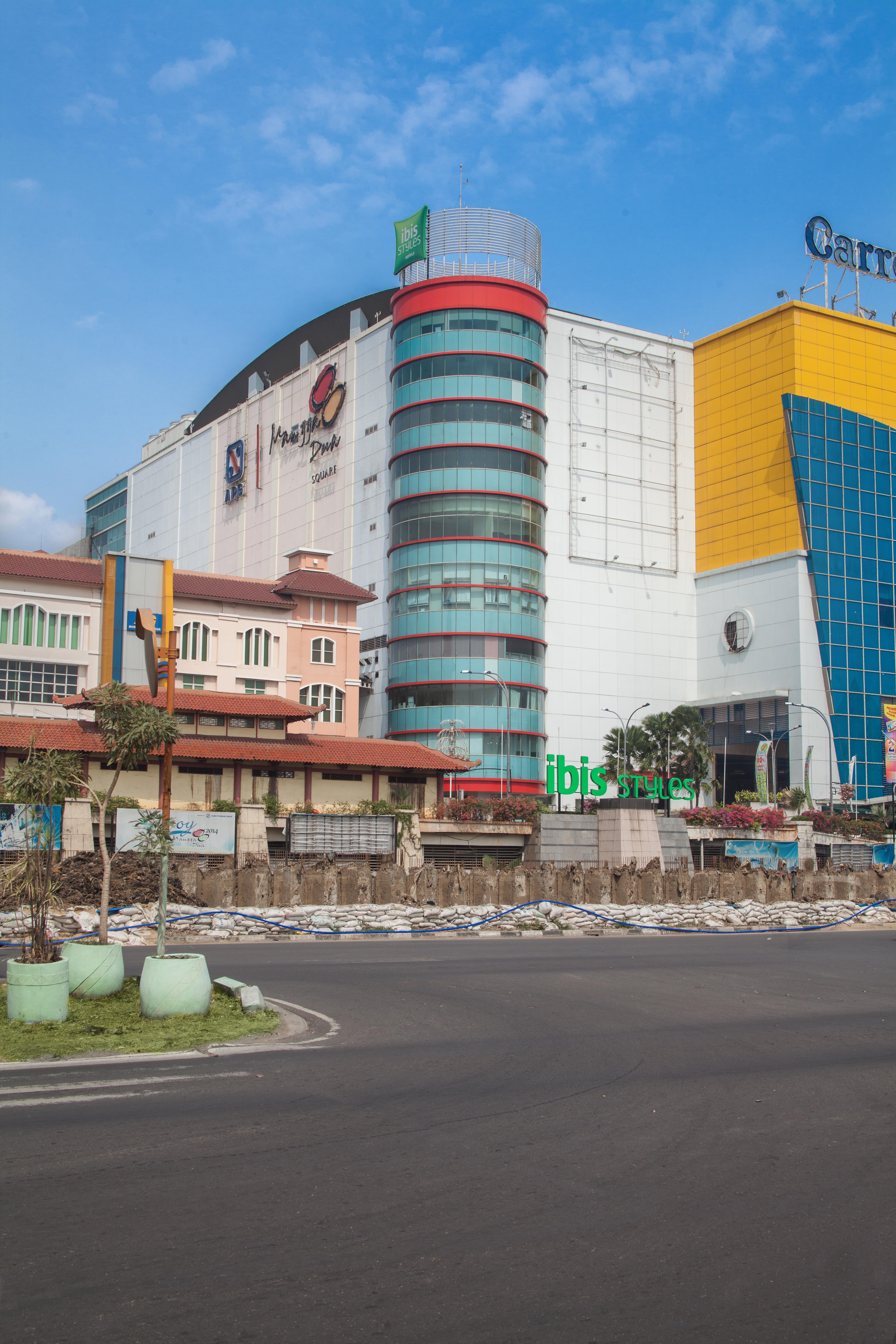 Ibis Styles Jakarta Mangga Dua Square Exterior photo