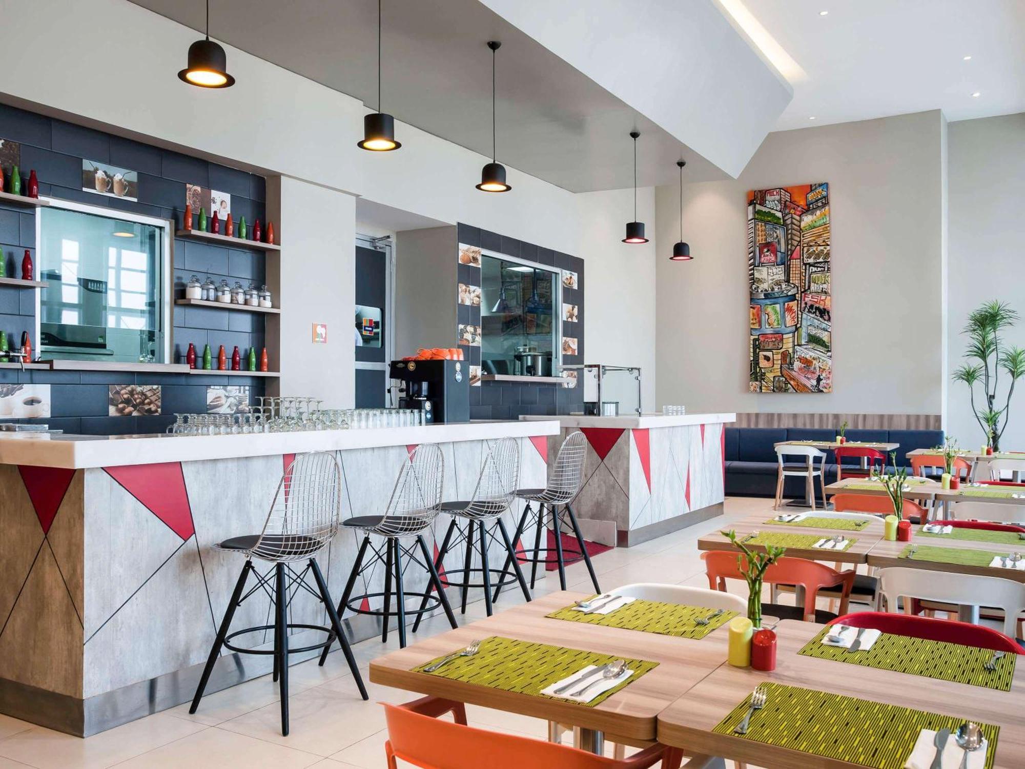 Ibis Styles Jakarta Mangga Dua Square Exterior photo