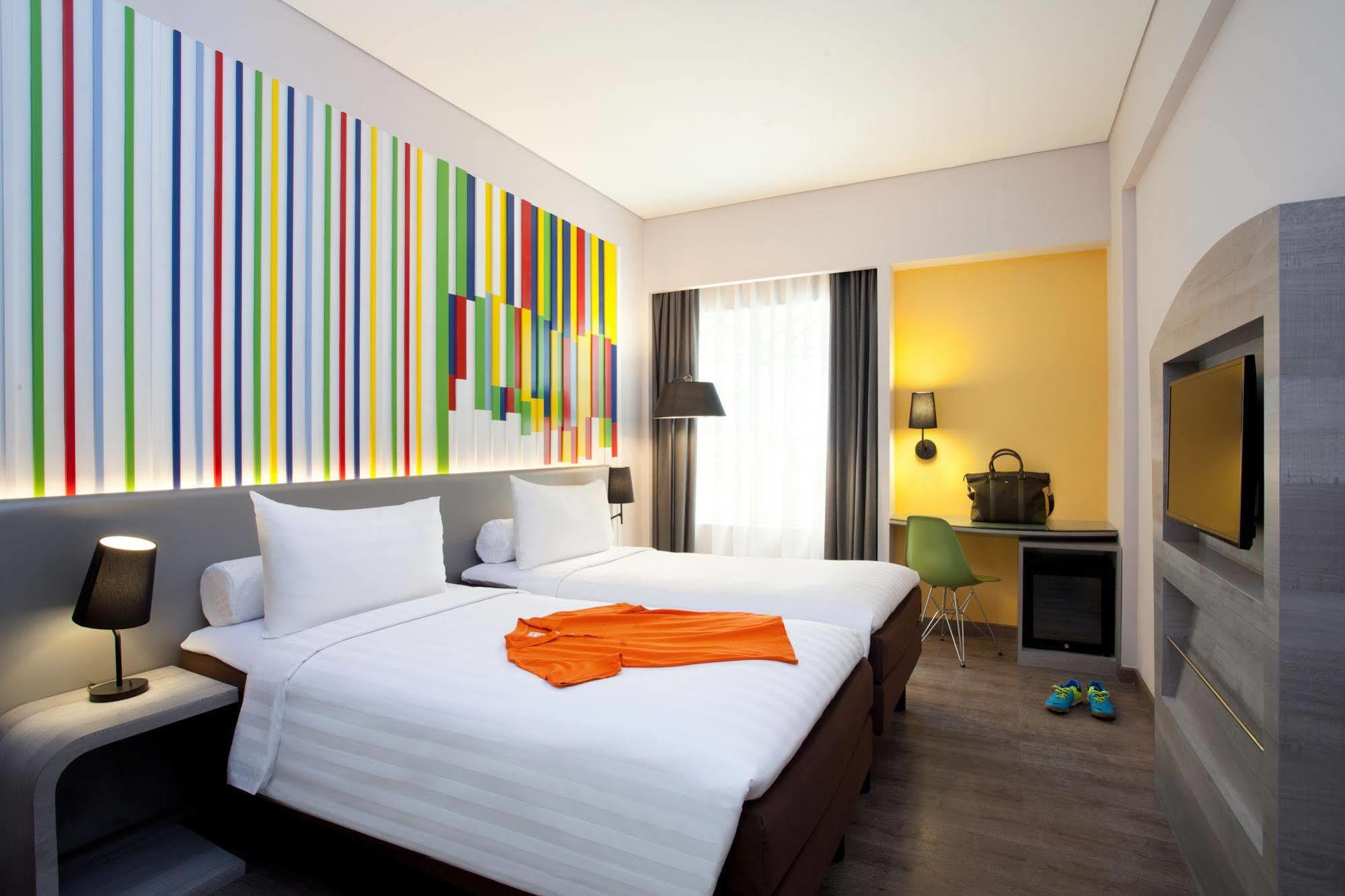 Ibis Styles Jakarta Mangga Dua Square Exterior photo